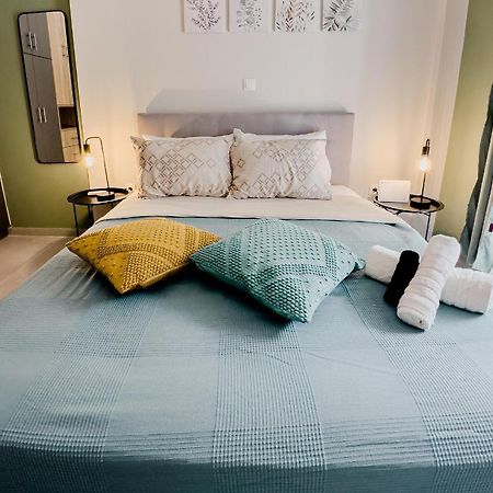 Metro Chic Haven: Modernized Urban Studio Near The Tram Athen Eksteriør billede