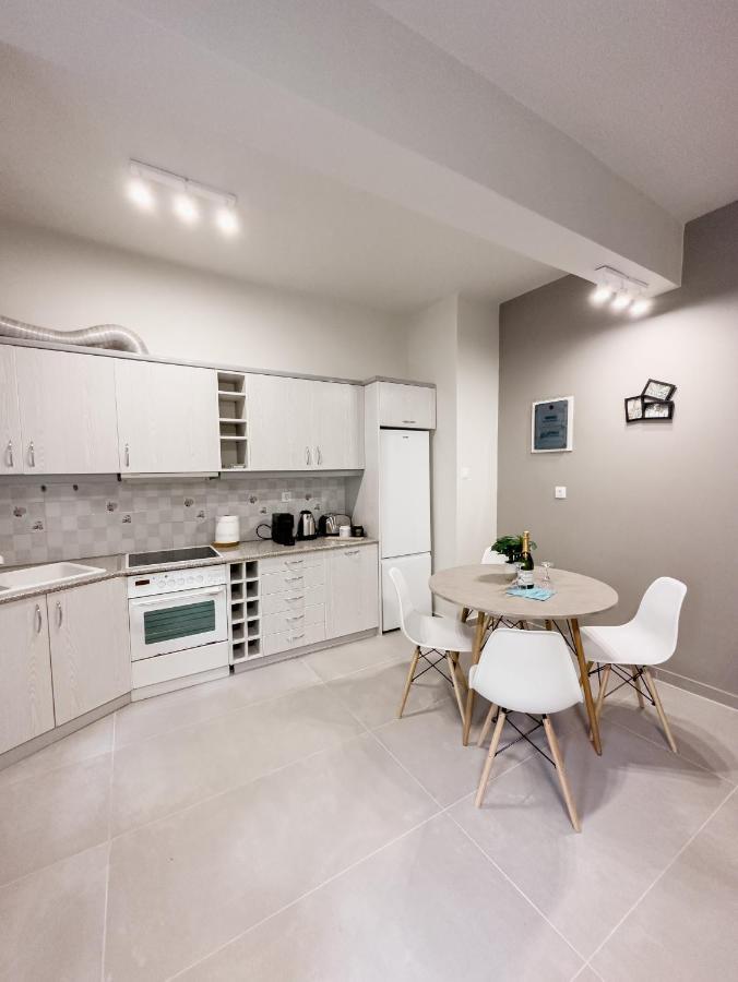 Metro Chic Haven: Modernized Urban Studio Near The Tram Athen Eksteriør billede