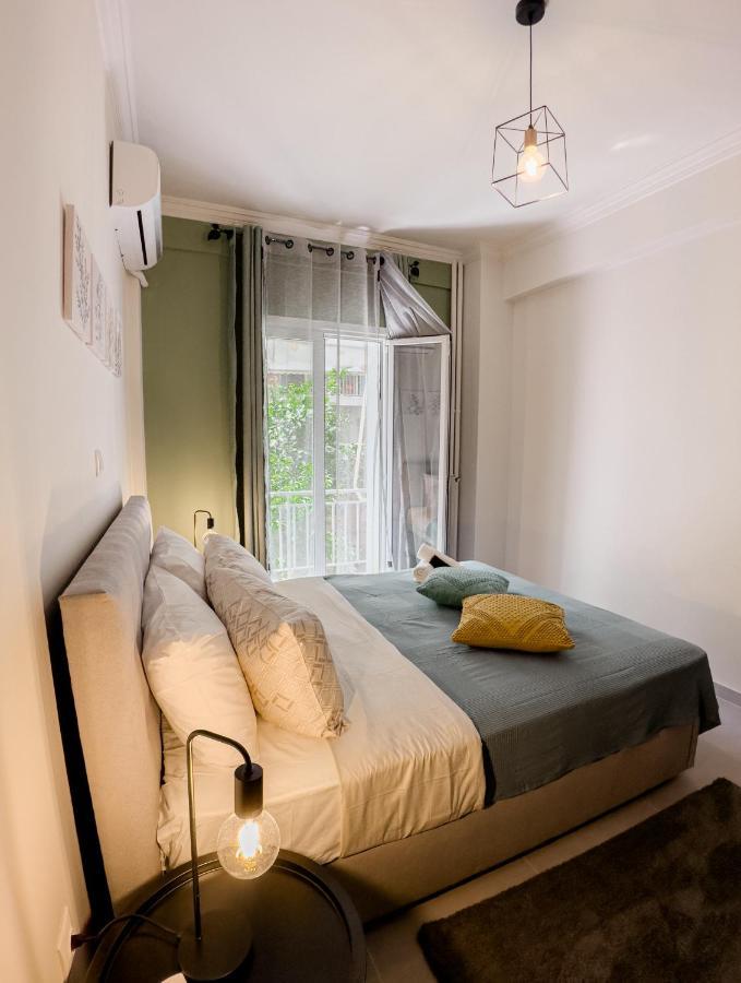Metro Chic Haven: Modernized Urban Studio Near The Tram Athen Eksteriør billede