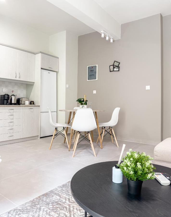 Metro Chic Haven: Modernized Urban Studio Near The Tram Athen Eksteriør billede